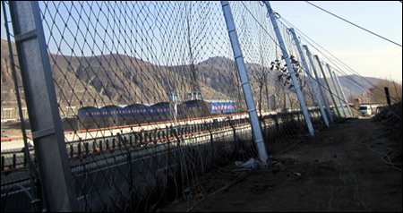 Passive protection galvanized rope mesh fence